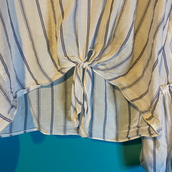 Flowy shirt, great for summer - Picture 4 of 4